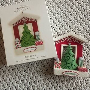 Hallmark Keepsake Ornament “New Home” Christmas Year 2009 in Box